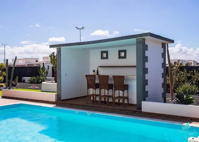 Sara Playa Blanca (Lanzarote)